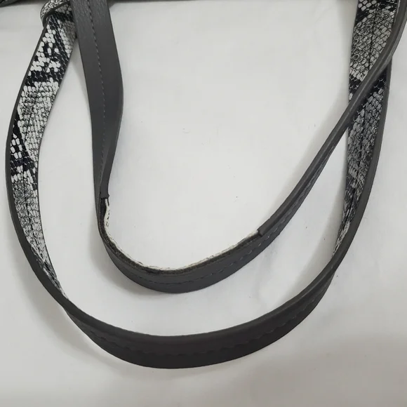 Vegan Leather & Faux Snake Skin Reversible Tote and Wristlet/Wallet - Picture 8 of 12